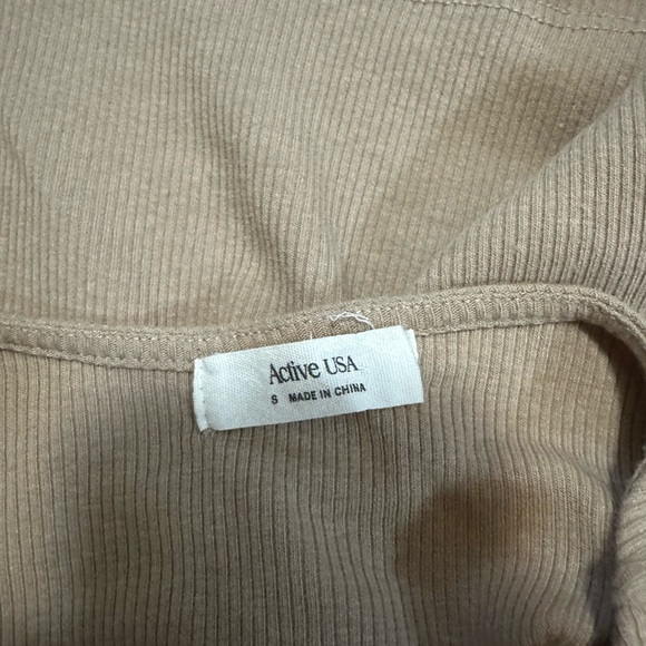 never worn size small open slit top - Picture 3 of 3